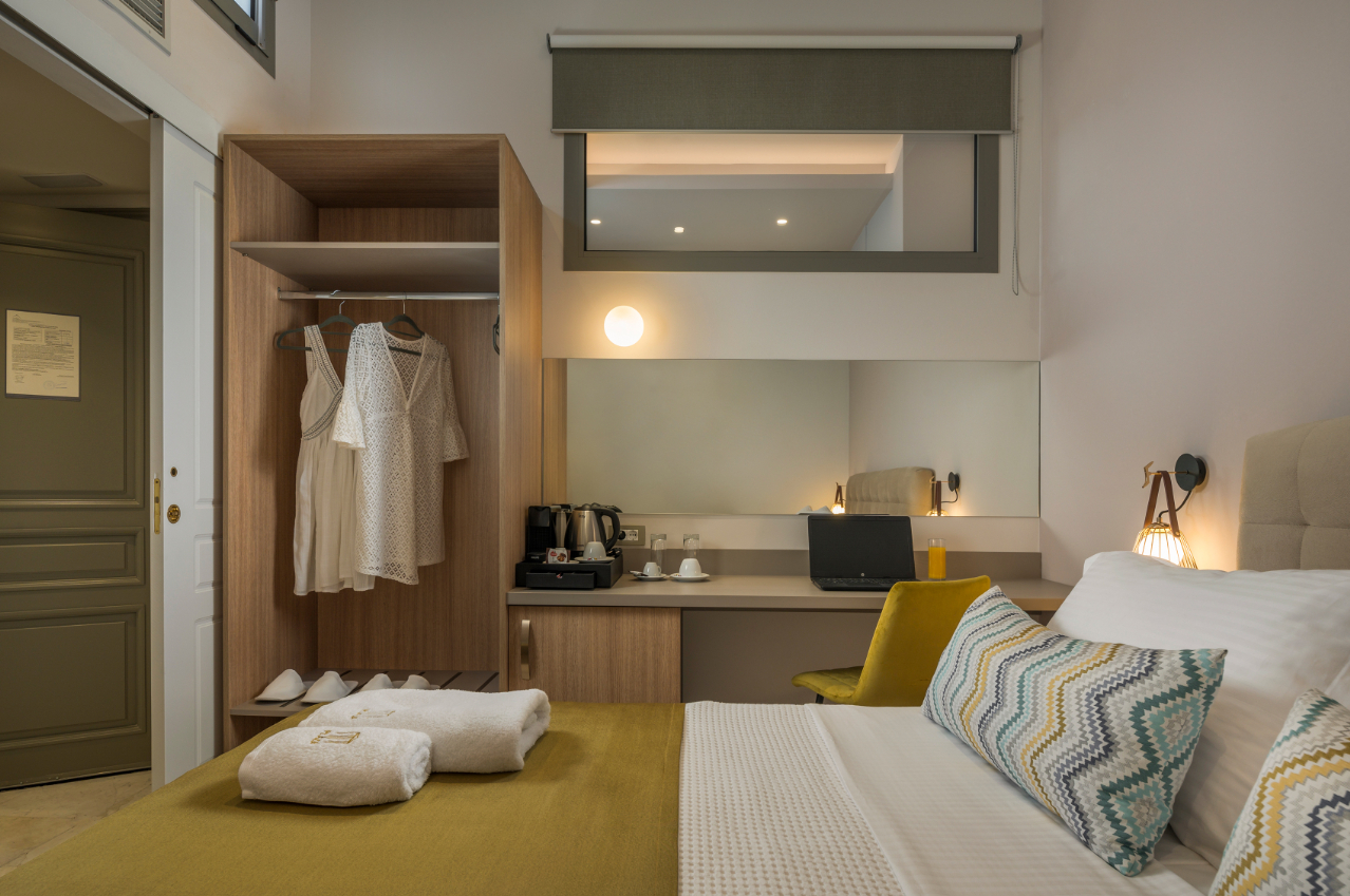 Suite with two bedrooms and internal view